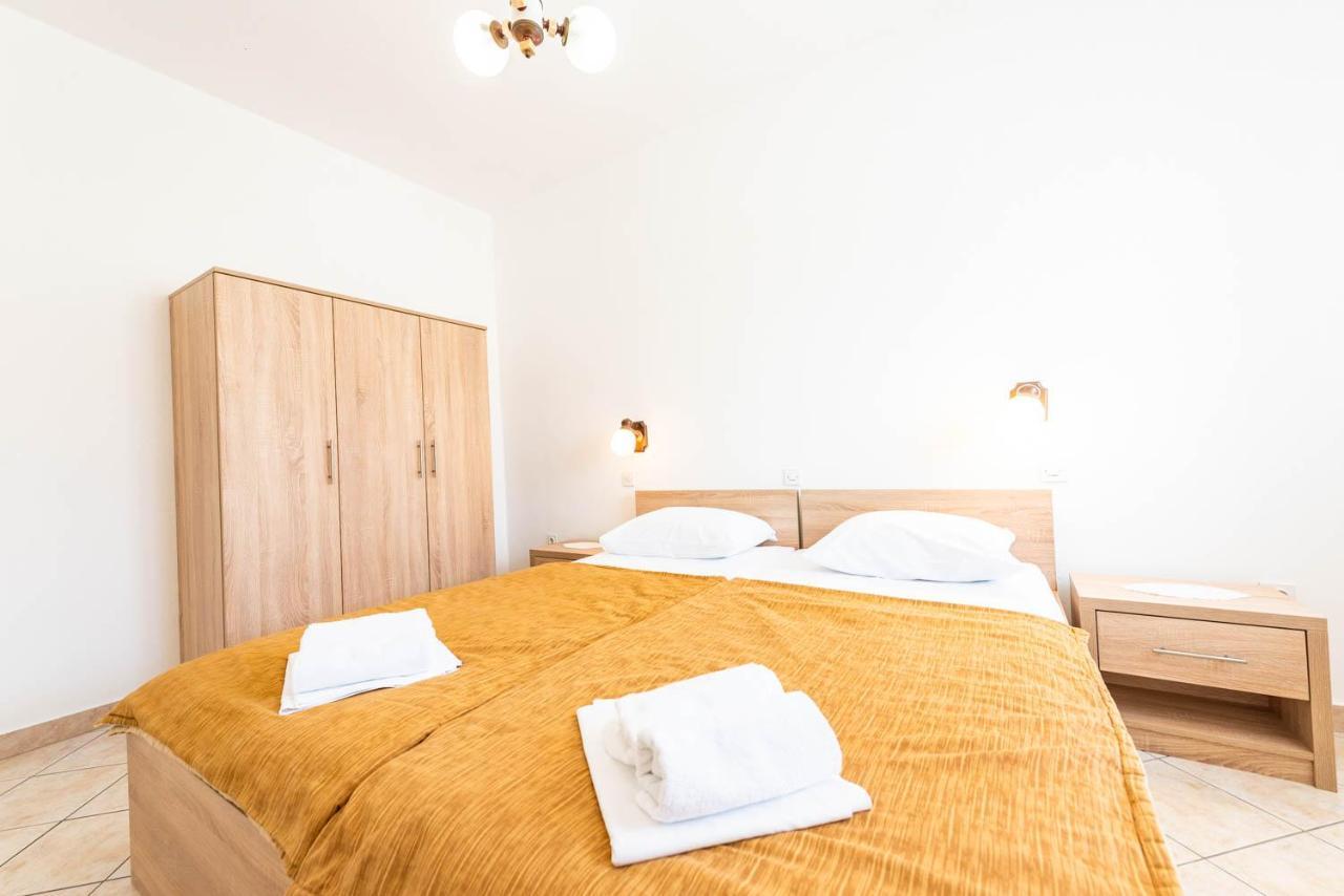 Apartments Cvito ノヴァリャ エクステリア 写真