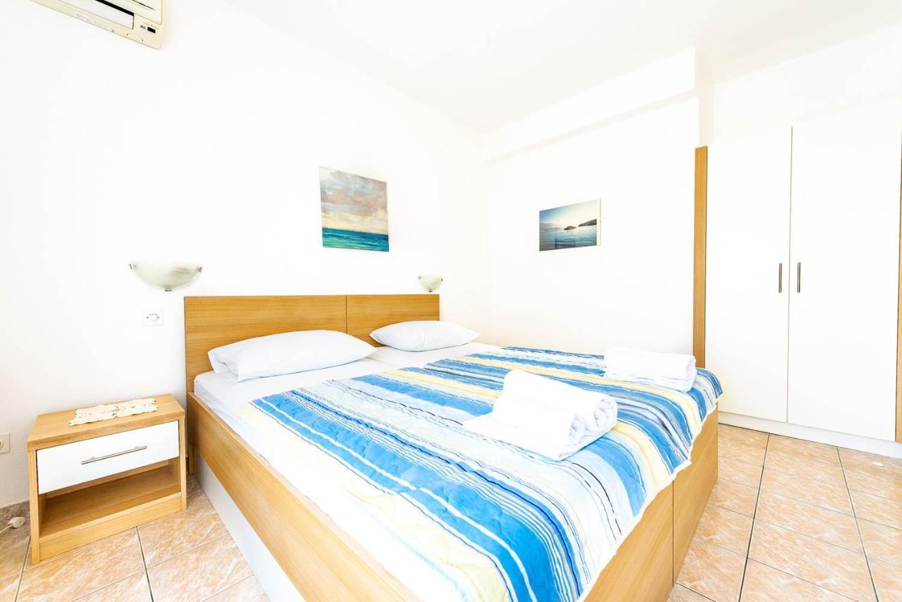 Apartments Cvito ノヴァリャ エクステリア 写真