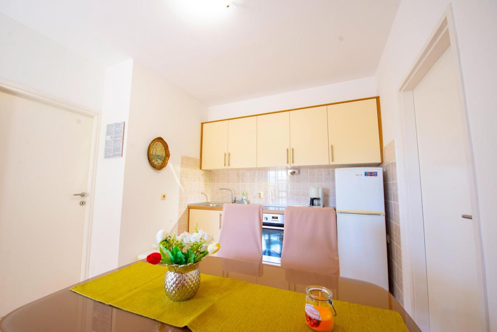 Apartments Cvito ノヴァリャ エクステリア 写真