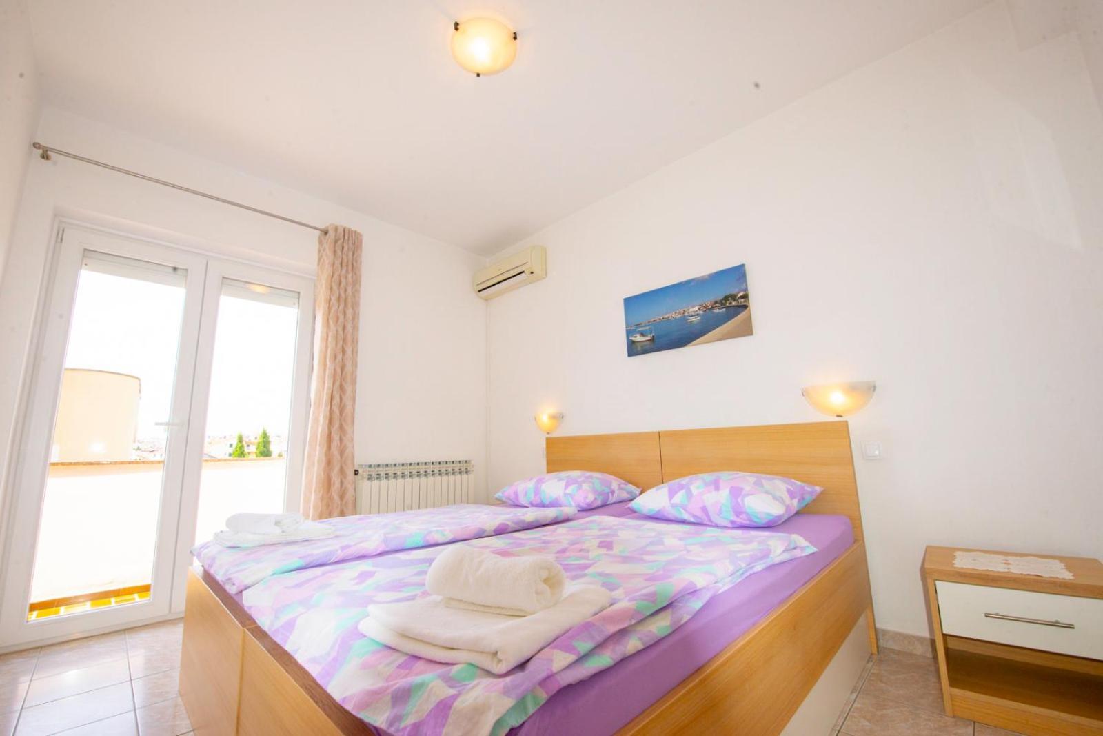 Apartments Cvito ノヴァリャ エクステリア 写真