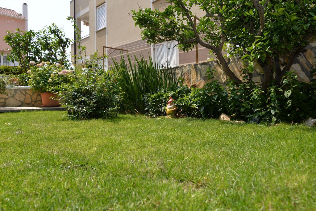 Apartments Cvito ノヴァリャ エクステリア 写真